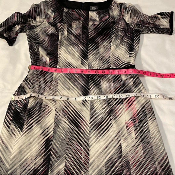 Vince Camuto Knit A-Line Dress Short Sleeve Size 12 Colour Black/Gray/White/Pink - Picture 11 of 16